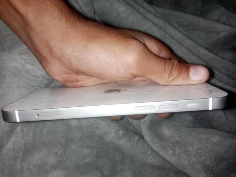 Apple iPhone 12 2