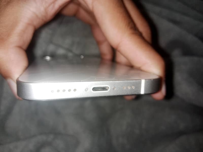 Apple iPhone 12 3