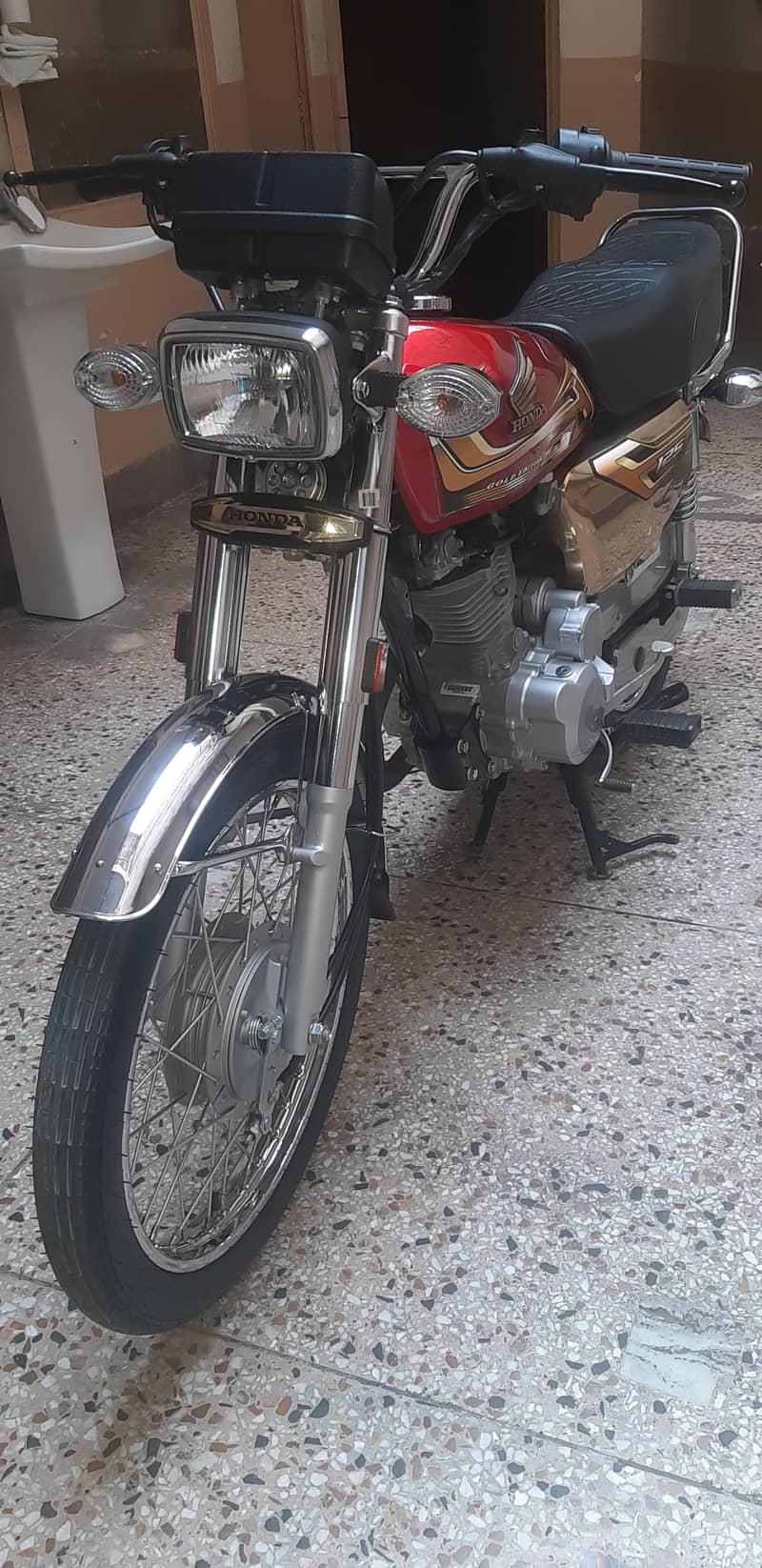Gold edition, self start,scratch less condition 0