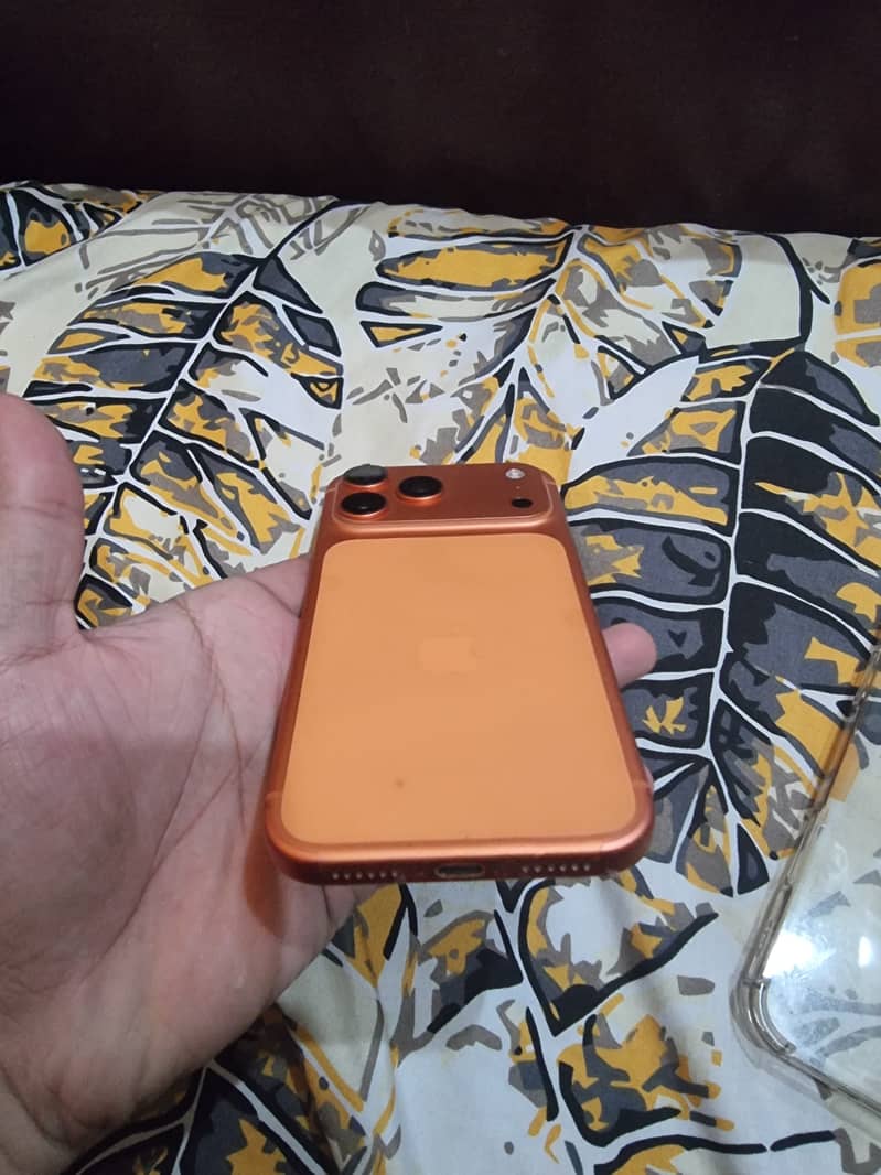 Apple iPhone 17 Pro Max 2