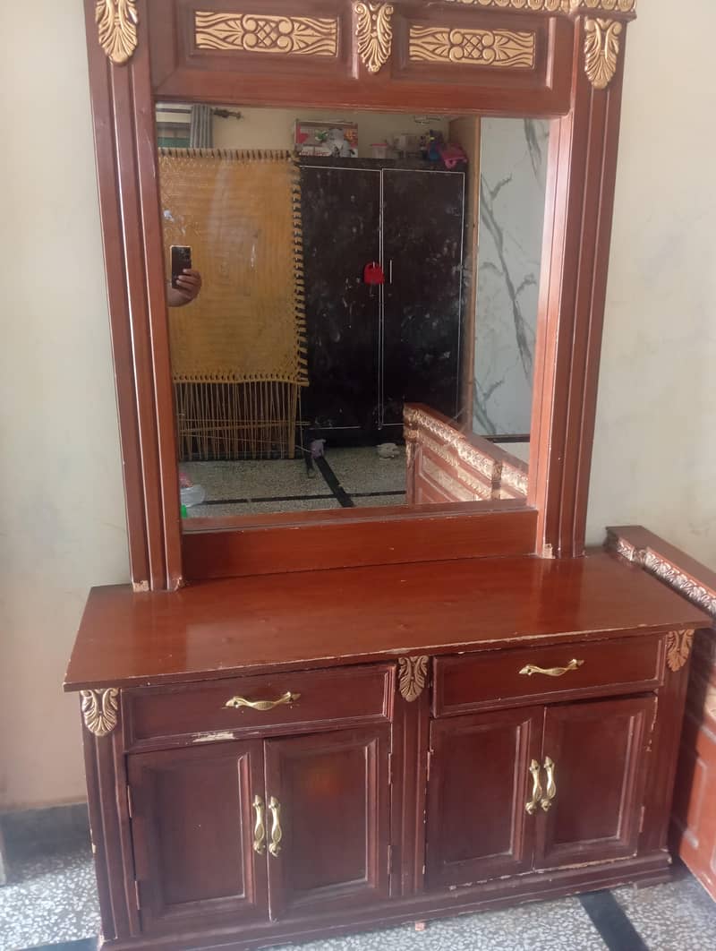 bedsat with mattress  Limari side table aur dressing 0