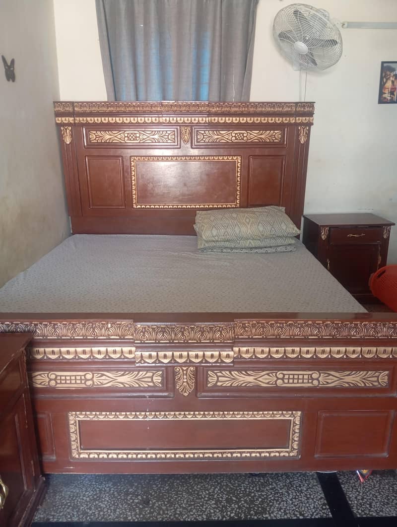 bedsat with mattress  Limari side table aur dressing 2
