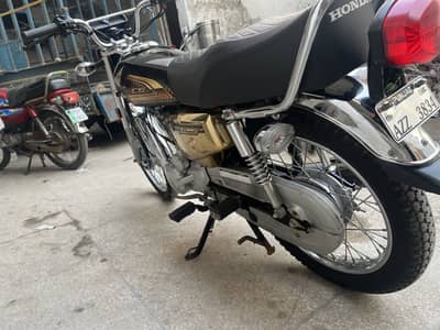 Honda 125 self start gold edition