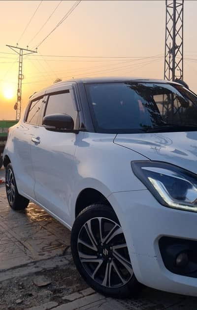 Suzuki Swift GLX 2022