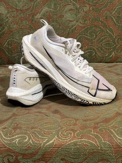imported shose avaliable hai only 2300 k 1 jora