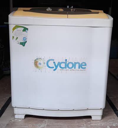 Semi Automatic Washing Machine (Dryer na use krnay say Jam ha)