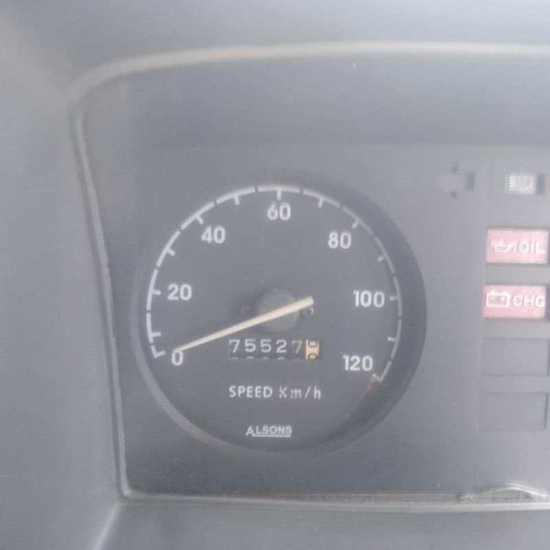 Suzuki Bolan 2012 0
