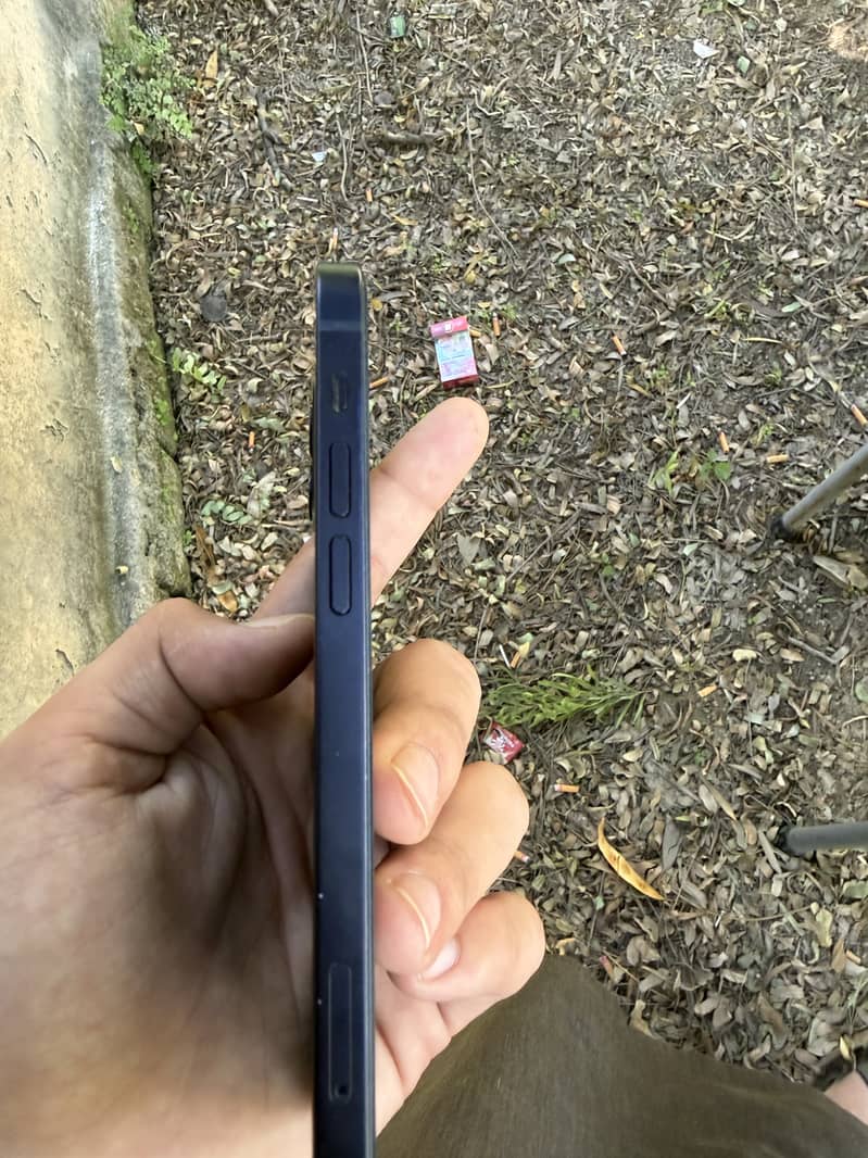 Apple iPhone 12 3