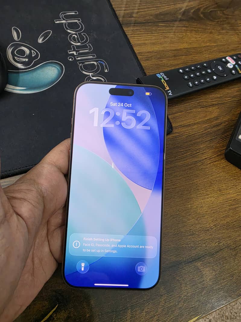 Apple iPhone 16 Pro Max 8
