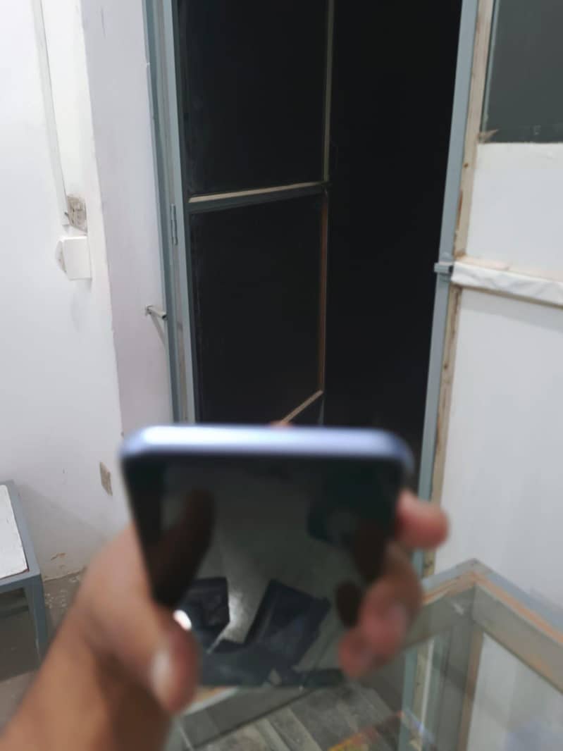Realme C25 4