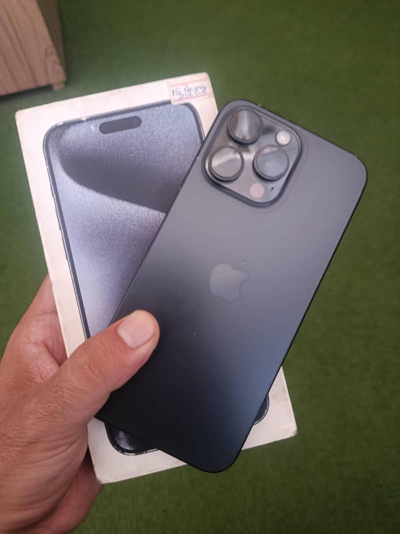 Apple iPhone 15 Pro Max 3