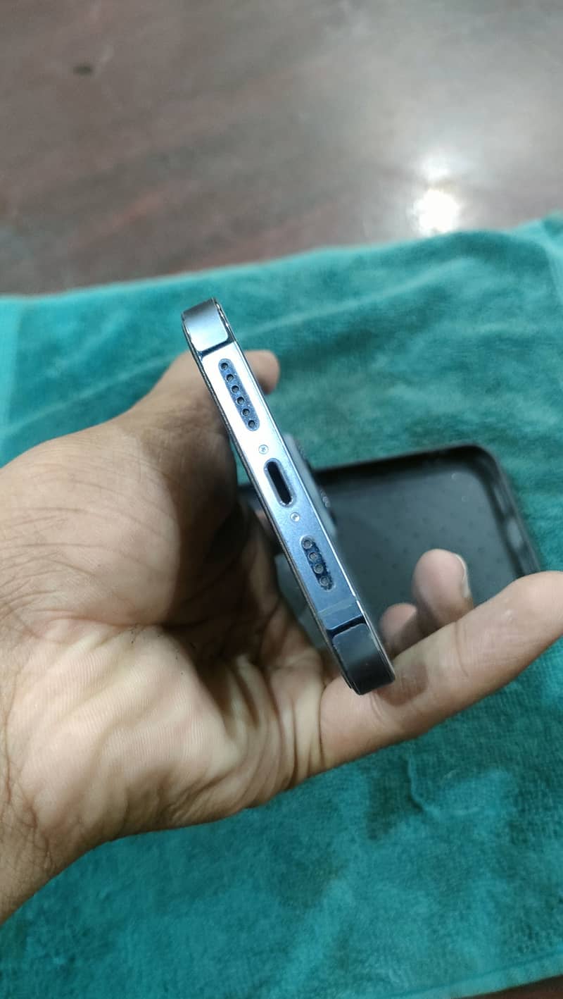 Apple iPhone 13 Pro Max 1