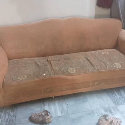 sofa for sell 6 thousand