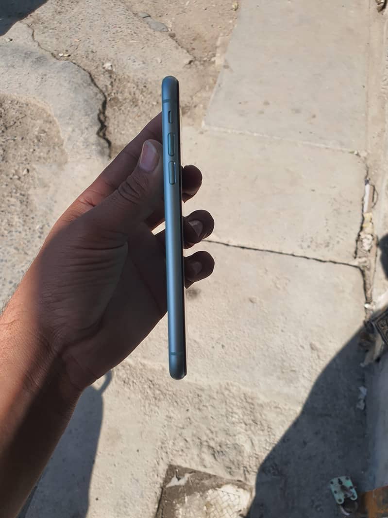Apple iPhone 11 5