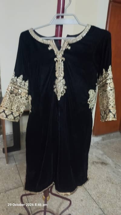 NEW Elegant black ladies embroided ladles shirt