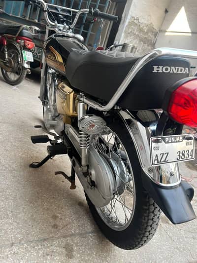 Honda 125 gold edition