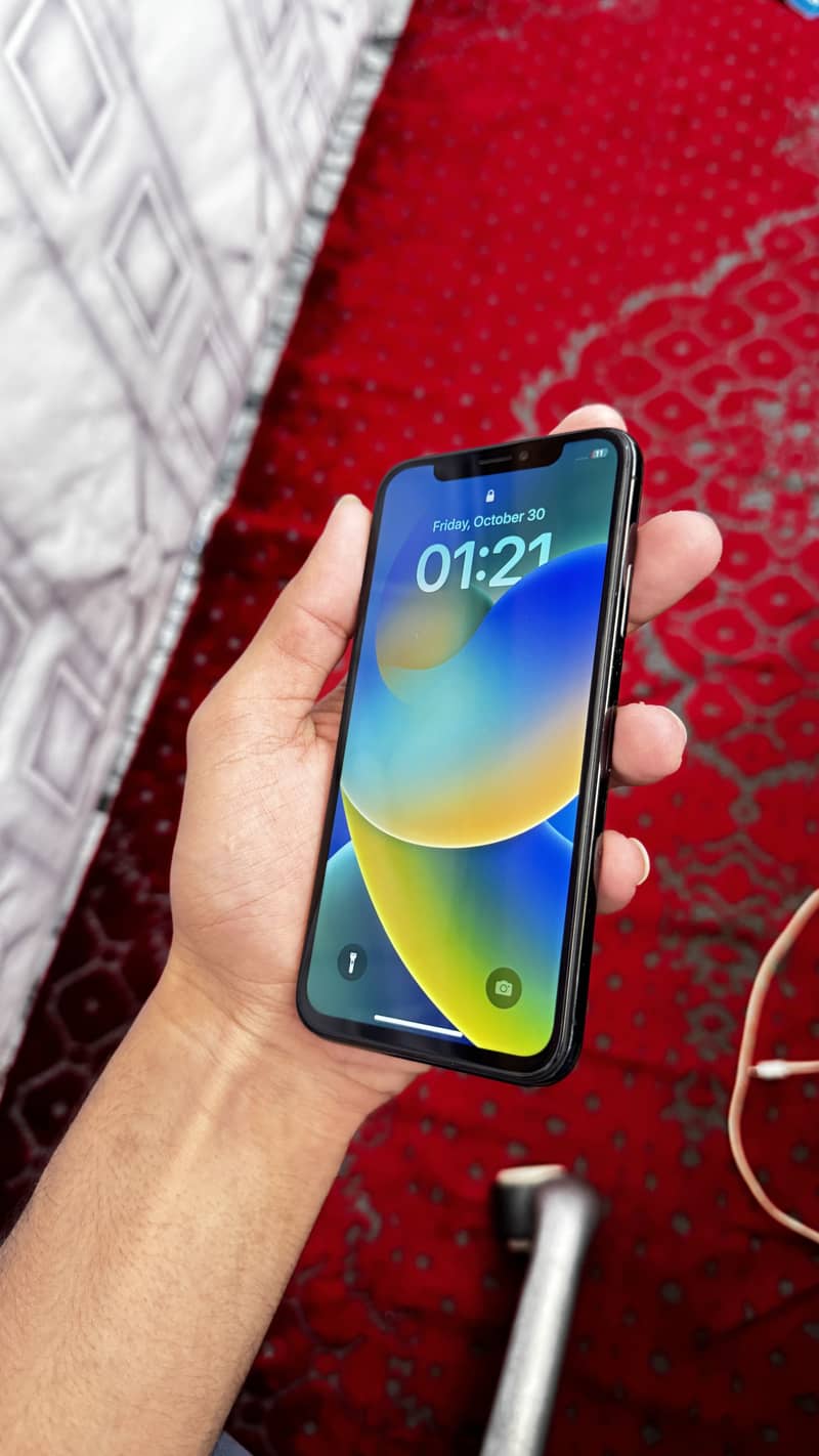 Apple iPhone X 4
