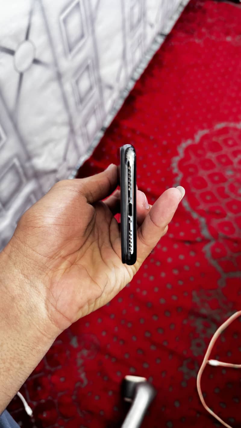 Apple iPhone X 6