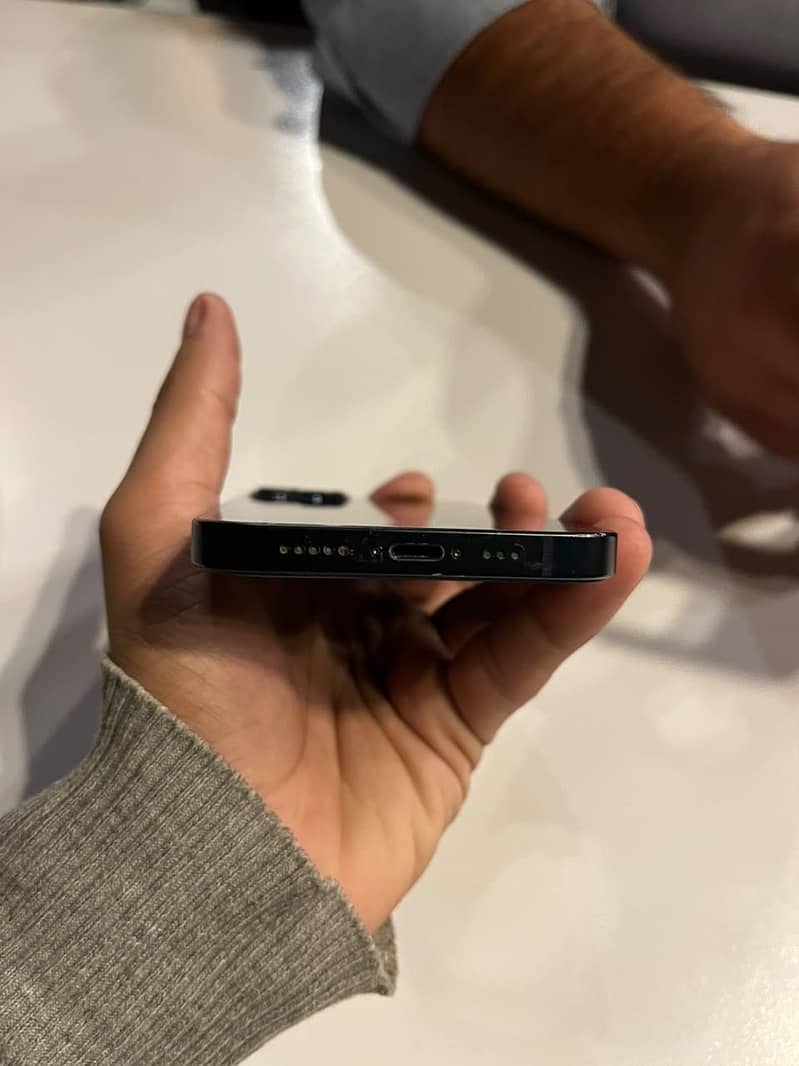 Apple iPhone 13 1
