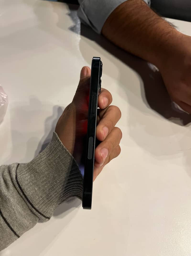 Apple iPhone 13 3