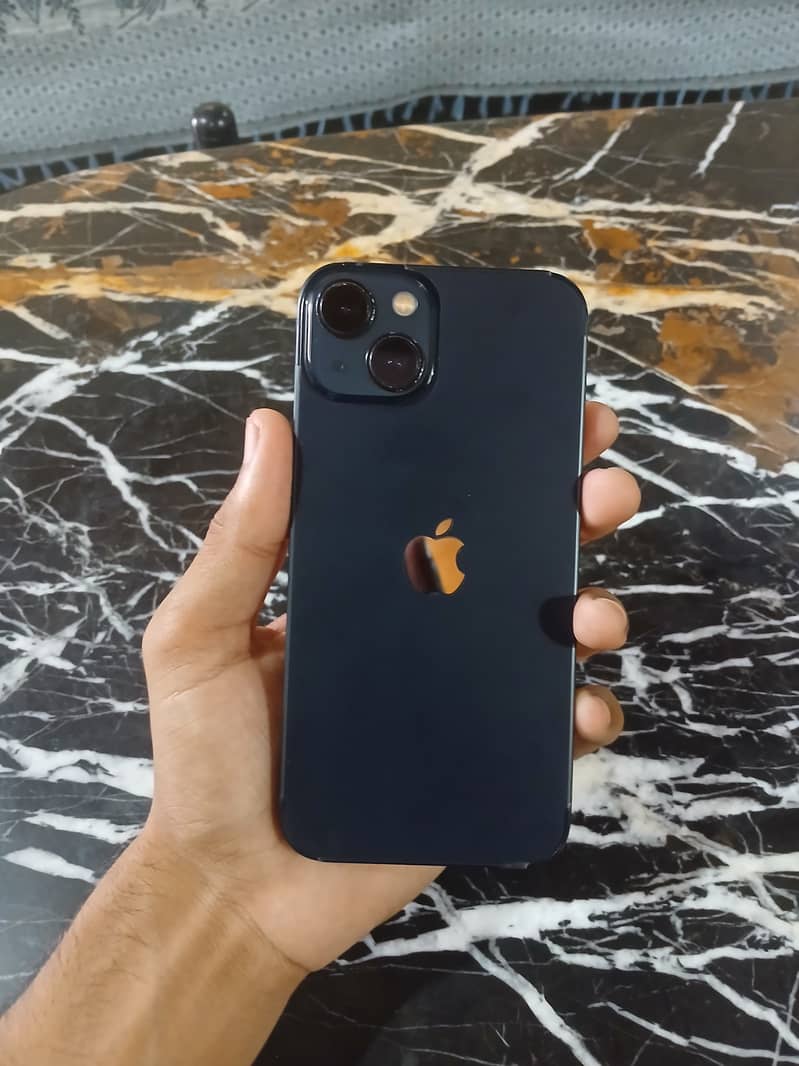 Apple iPhone 13 1