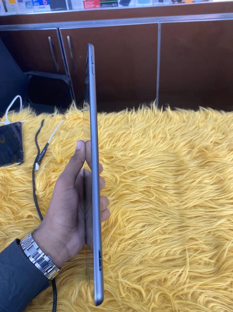 iPad 7 Generation 3