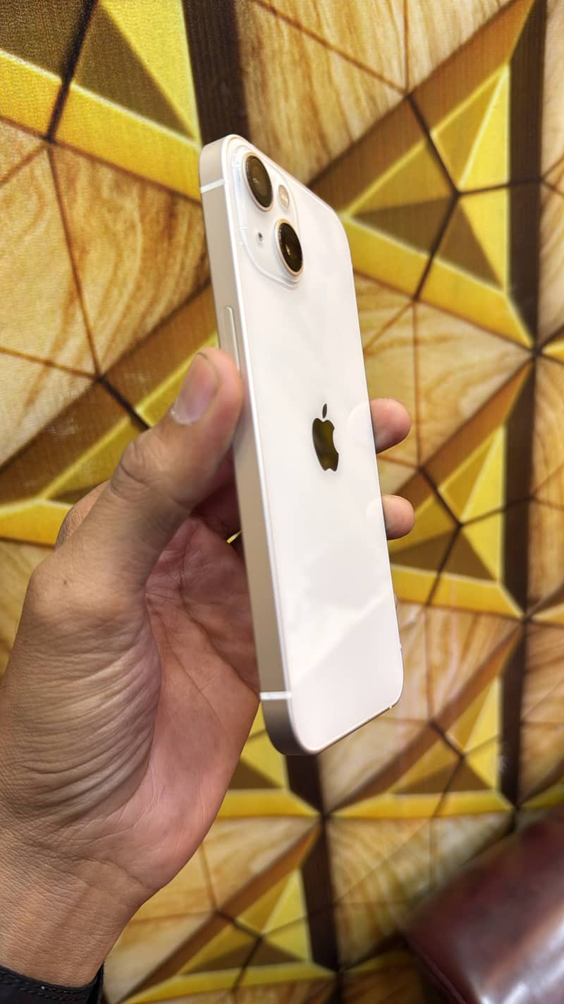 Apple iPhone 13 2