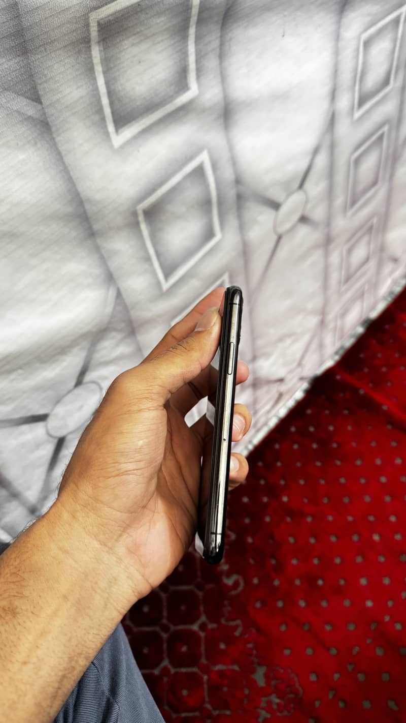 Apple iPhone 11 Pro 5