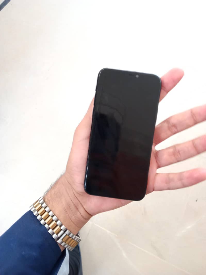 Apple iPhone 11 Pro 1
