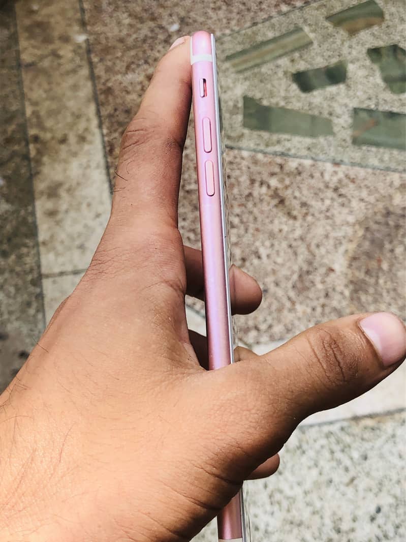Apple iPhone 7 Plus 3