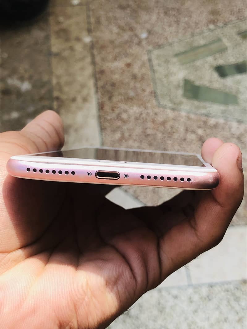 Apple iPhone 7 Plus 4