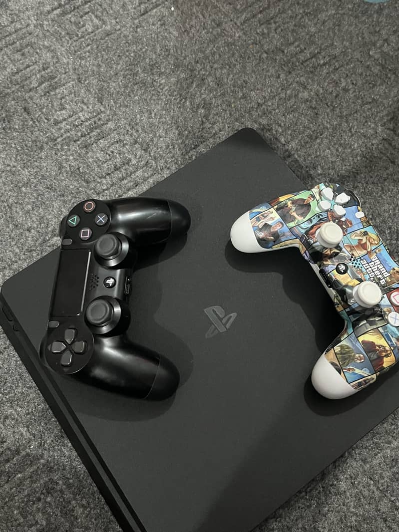 PS4 SLIM 4