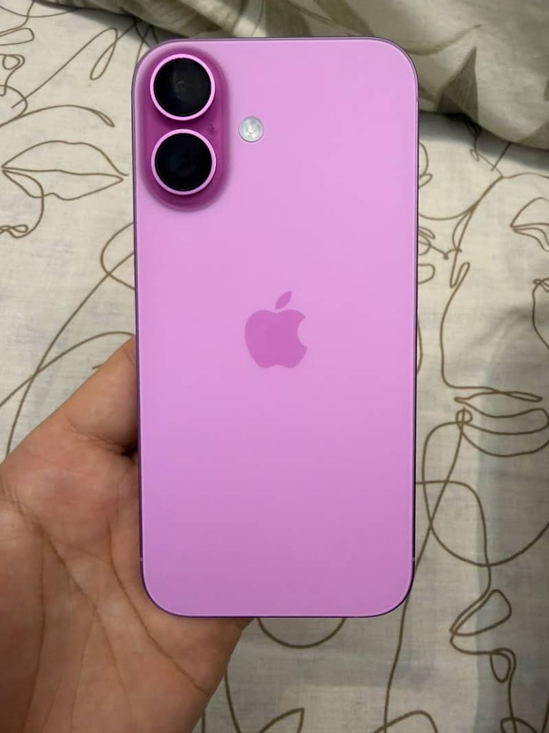Apple iPhone 16 5