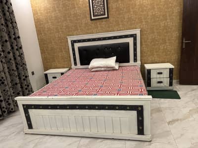 Complete Bedroom Set for Sale – Only Rs. 40,000