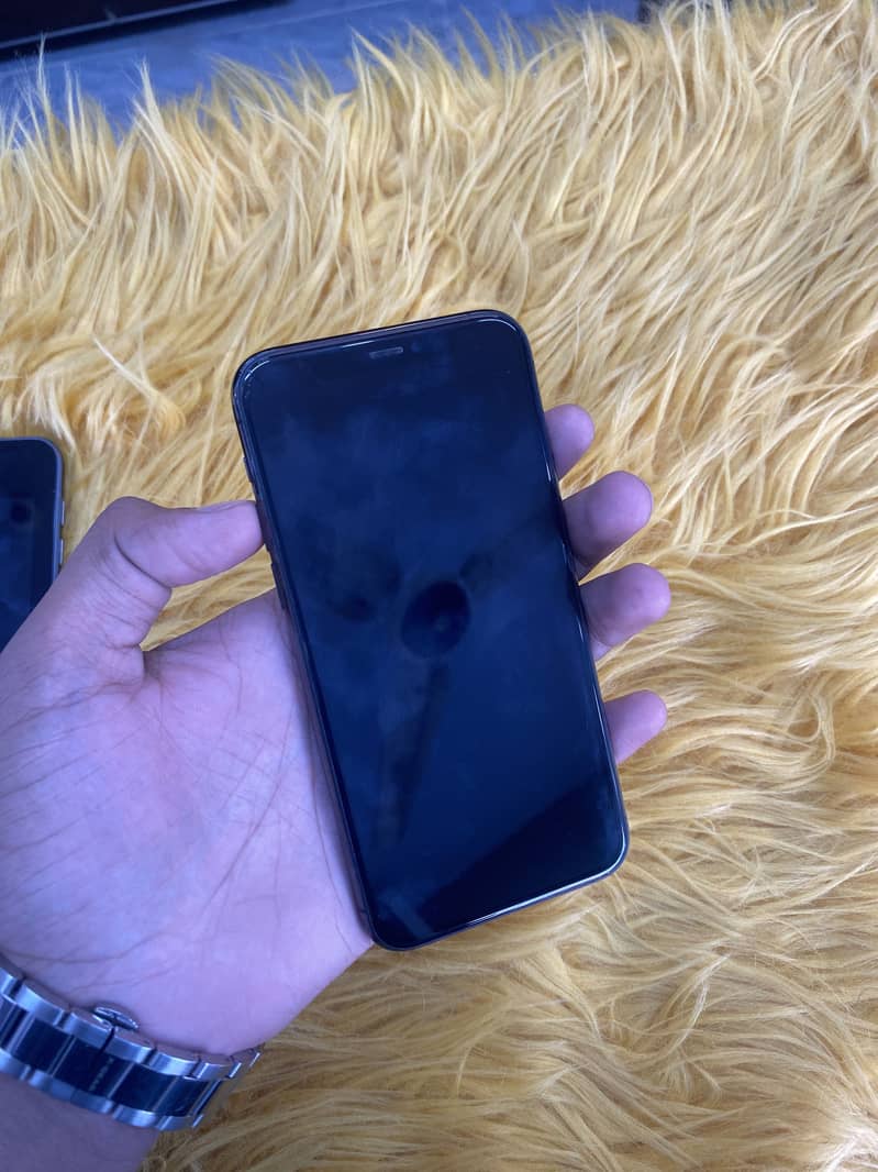 Apple iPhone 11 Pro 1