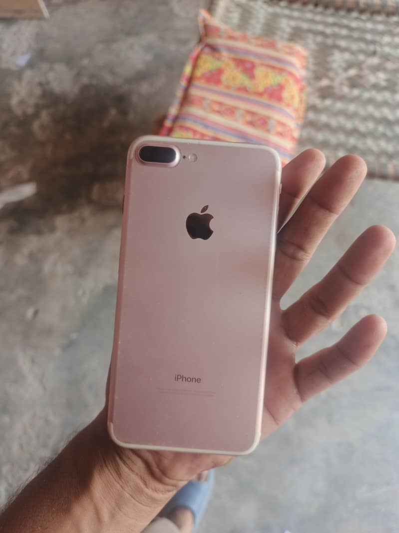 Apple iPhone 7 Plus 1