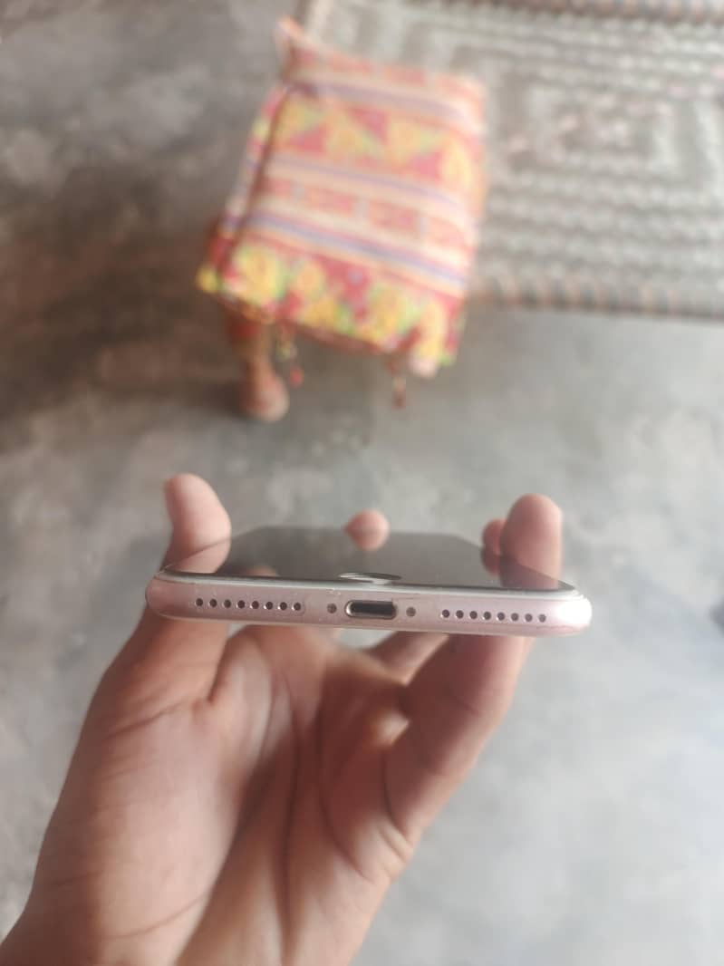 Apple iPhone 7 Plus 3