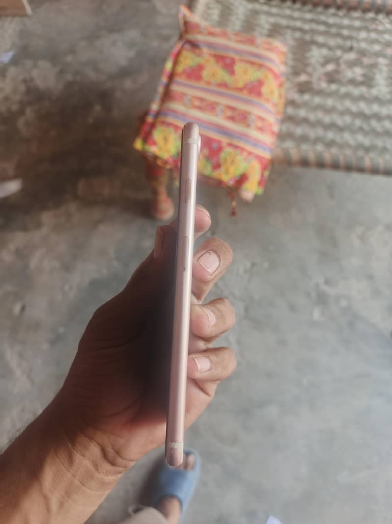 Apple iPhone 7 Plus 4
