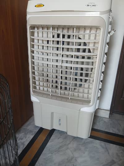 Bose air cooler with 4 gel bottles