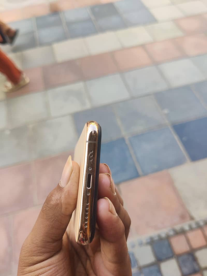 Apple iPhone 11 Pro 1
