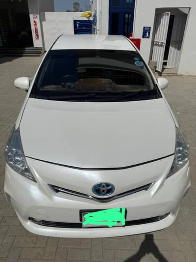 Toyota Prius Alpha 2012