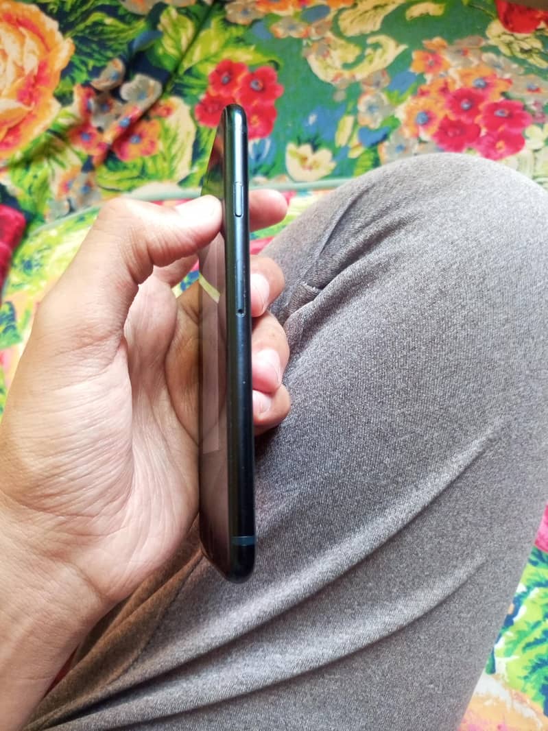 Apple iPhone SE 3 generation 2