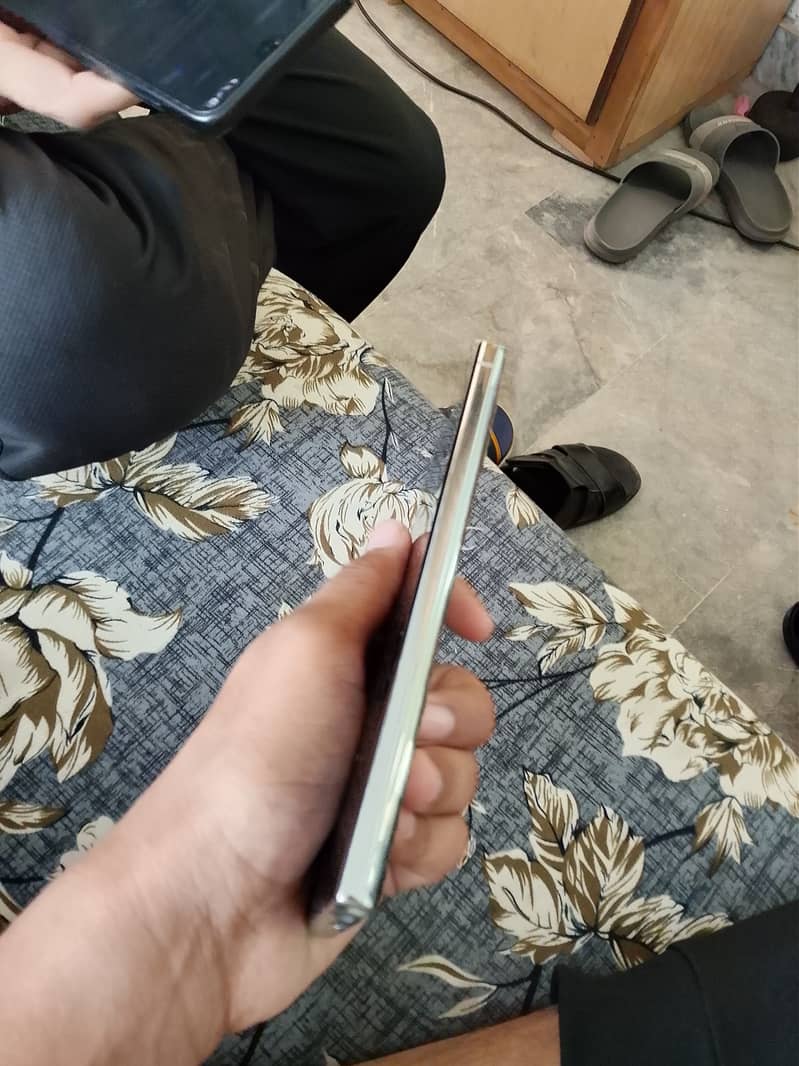 Samsung Mobile Note 10 Plus 6