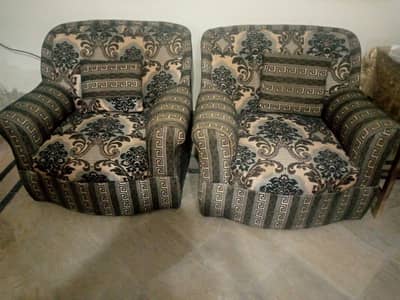 7 seaters sofa set urgently sell