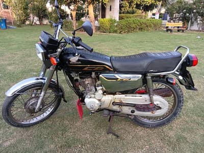 Honda CG 125 Special Edition 2022 – Self Start | Lahore Registered