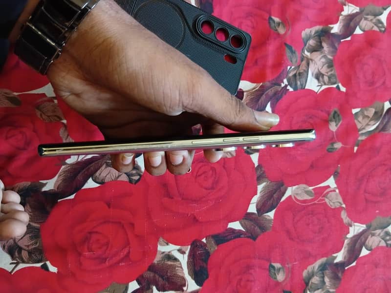 Tecno CAMON 40 Pro 1