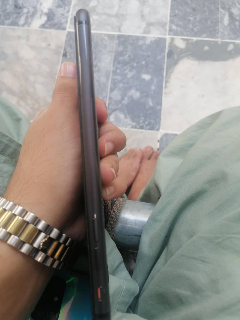 Apple iPhone 8 Plus 11