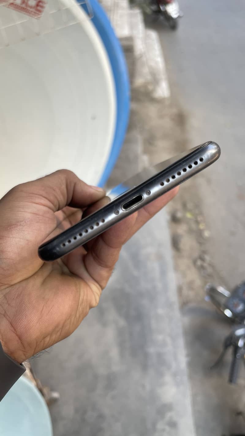 Apple iPhone 8 Plus 2