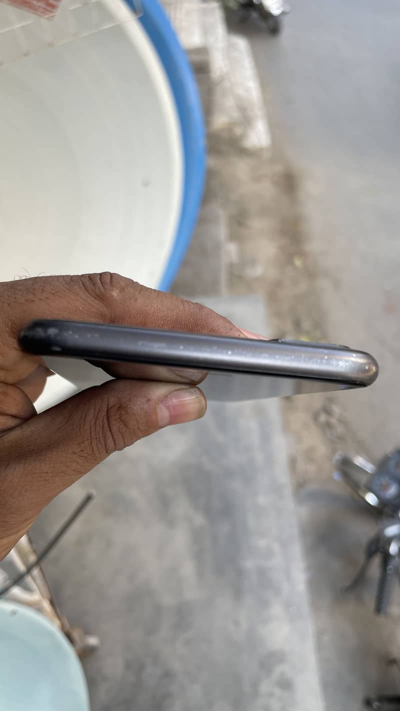 Apple iPhone 8 Plus 5