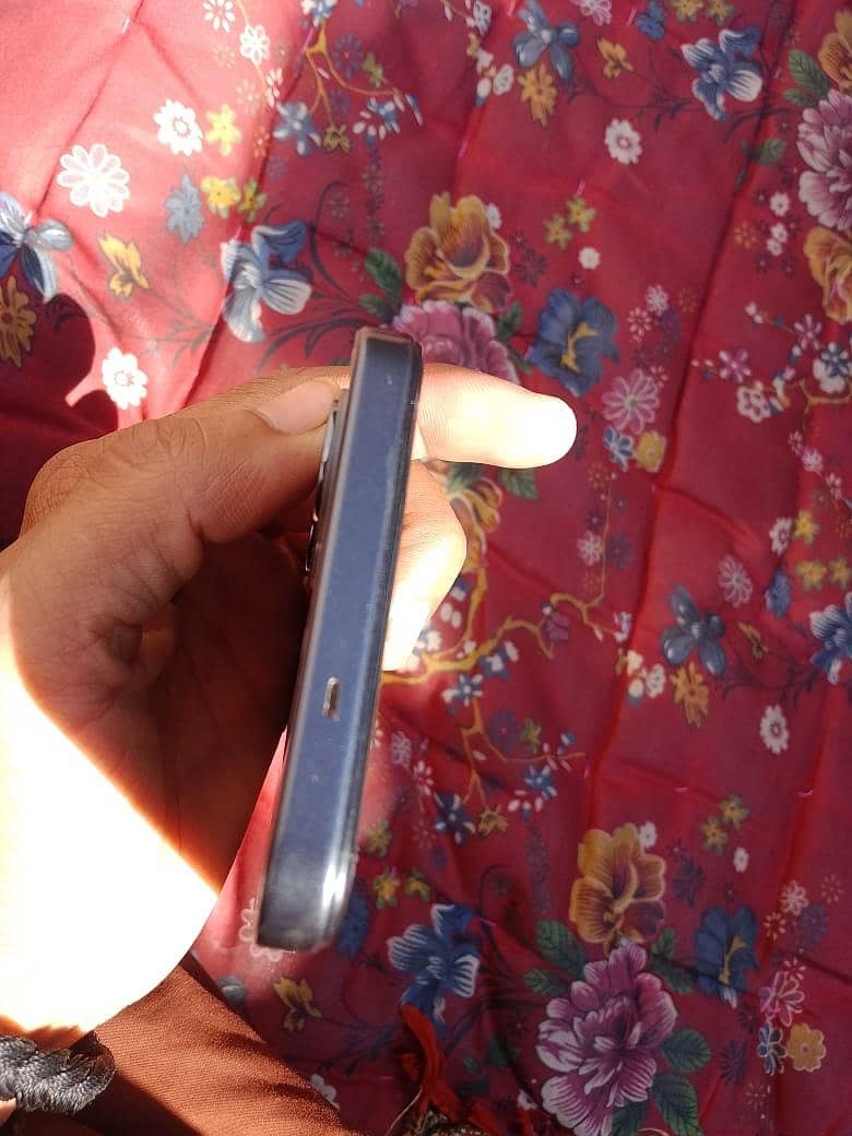 Tecno Spark Go 2 1